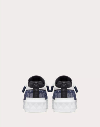 VALENTINO Sneaker Low - top One Stud XL in nappa e tessuto jacquard effetto denim - Moda & Modi Luxury